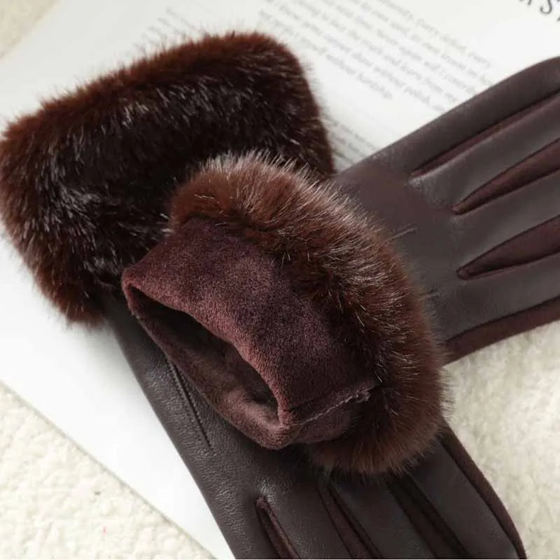 LuxeFur™ Women’s Winter Gloves – Touchscreen & Faux Fur Cuff