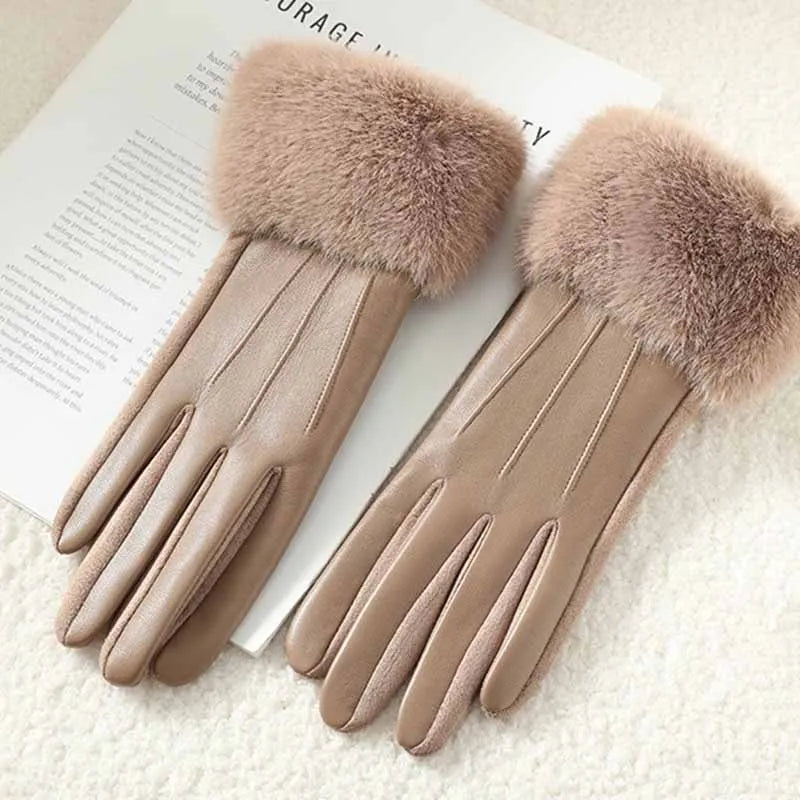 LuxeFur™ Women’s Winter Gloves – Touchscreen & Faux Fur Cuff