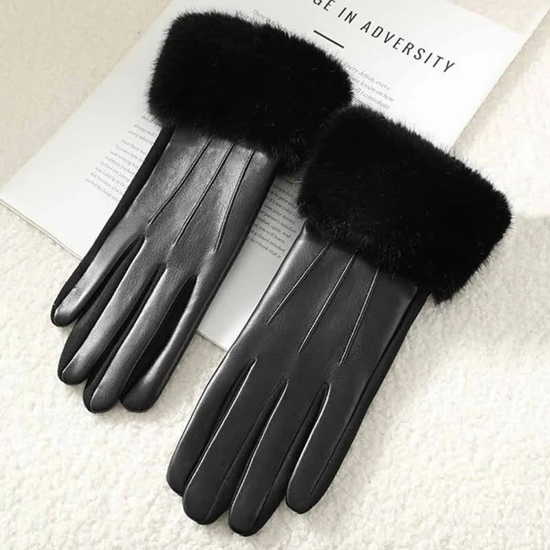 LuxeFur™ Women’s Winter Gloves – Touchscreen & Faux Fur Cuff